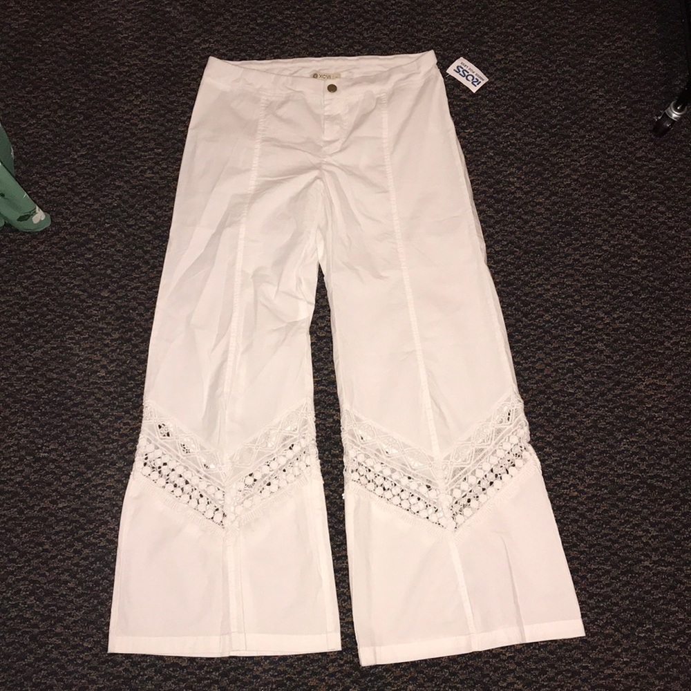 Cotton pants with delicate, see through detail